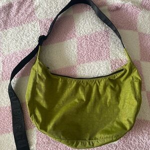 baggu medium crescent bag